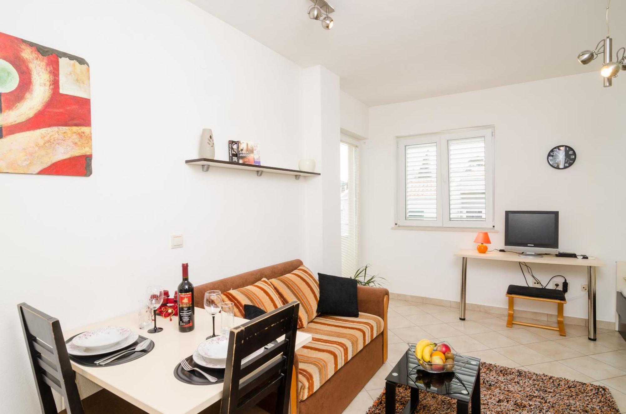 Summer Apartment *