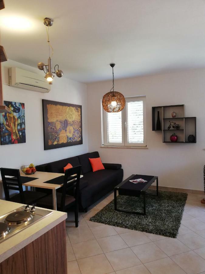 Summer Apartment *