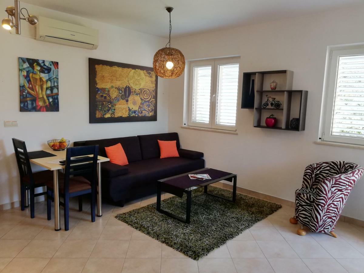 Summer Apartment