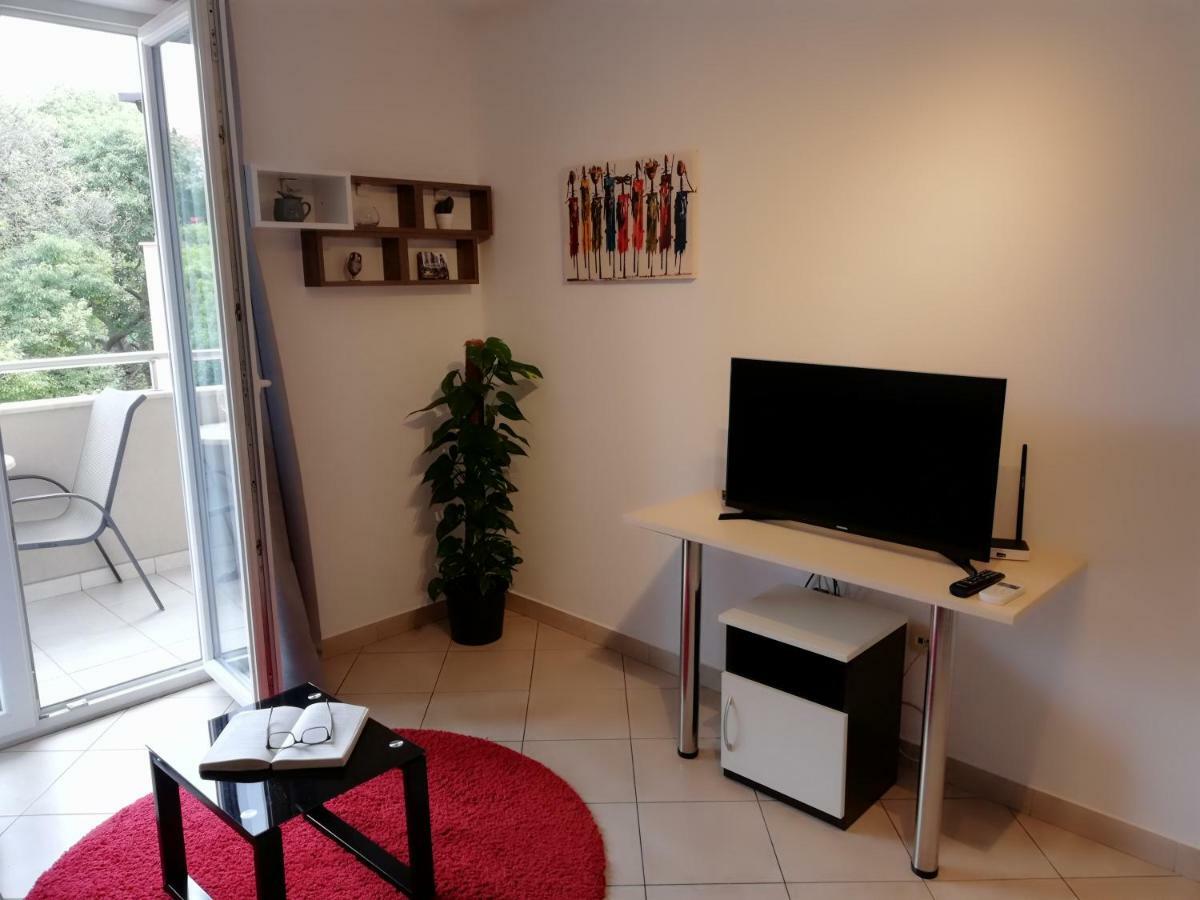 Summer Apartment